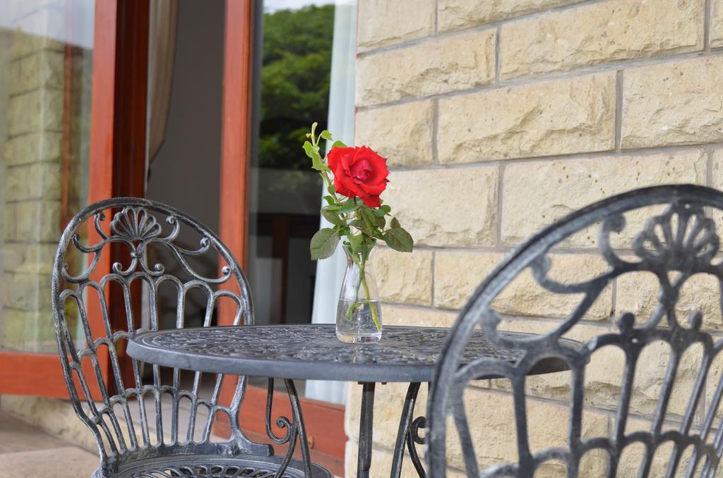 Riverwalk Bed And Breakfast คลาเรนส์ ภายนอก รูปภาพ
